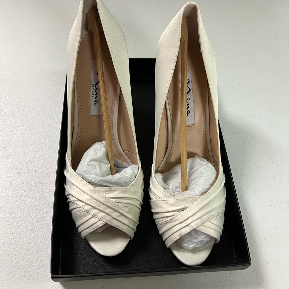 Nina Rhiyana Evening Pumps Women's Shoes (size 8)